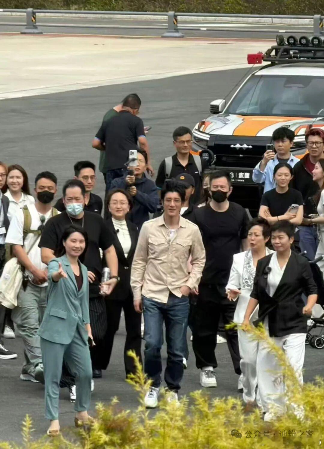 比亚迪代言人？王力宏吗？还是去提车了？ 