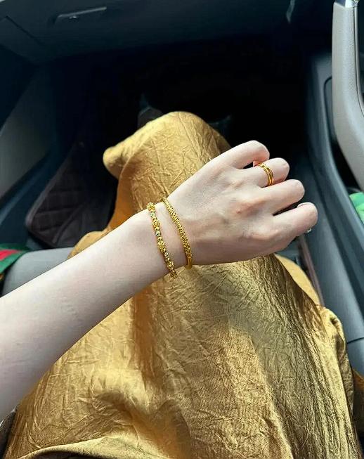 “不听老人言，吃亏在眼前！”26岁的女孩小楠失恋后愤怒地对父母抱怨：“你们不应该