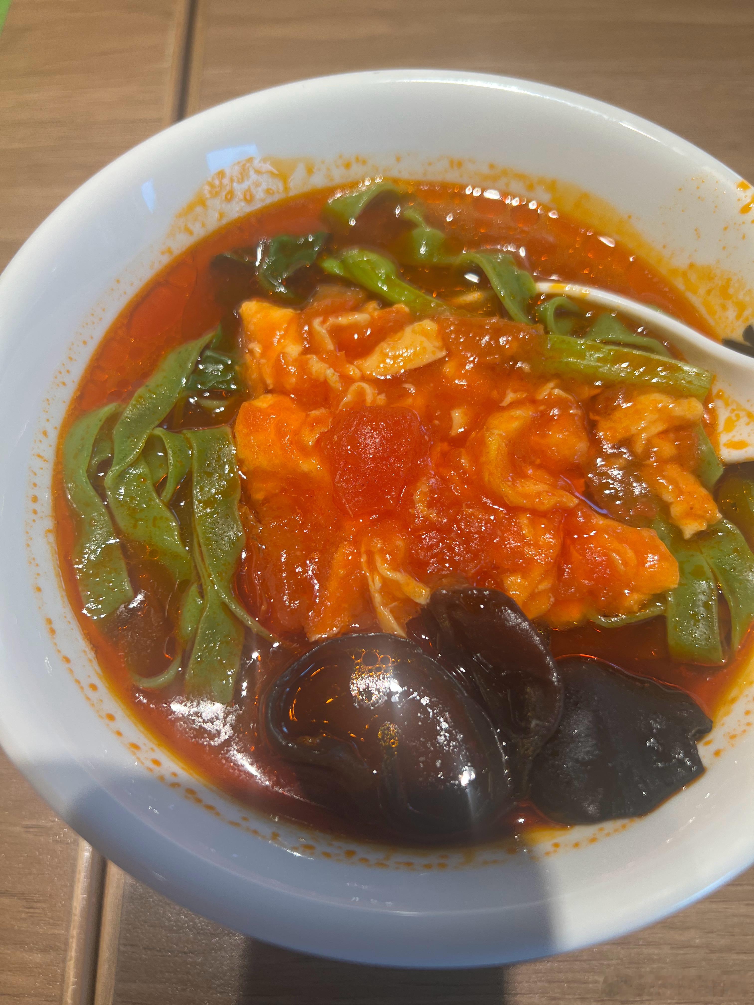 其实我是对食物特别专一，并且是一个特别不愿意去尝试新食物，新店铺的人～比如我们喜