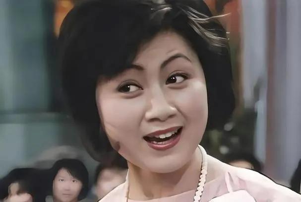 韩再芬和马兰比会怎样

网上有人说，黄梅戏演员韩再芬比马兰漂亮有气质，笔者以不敢