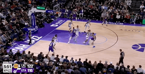 立功！斯玛特，第五个三分球！！！ 湖人vs爵士
