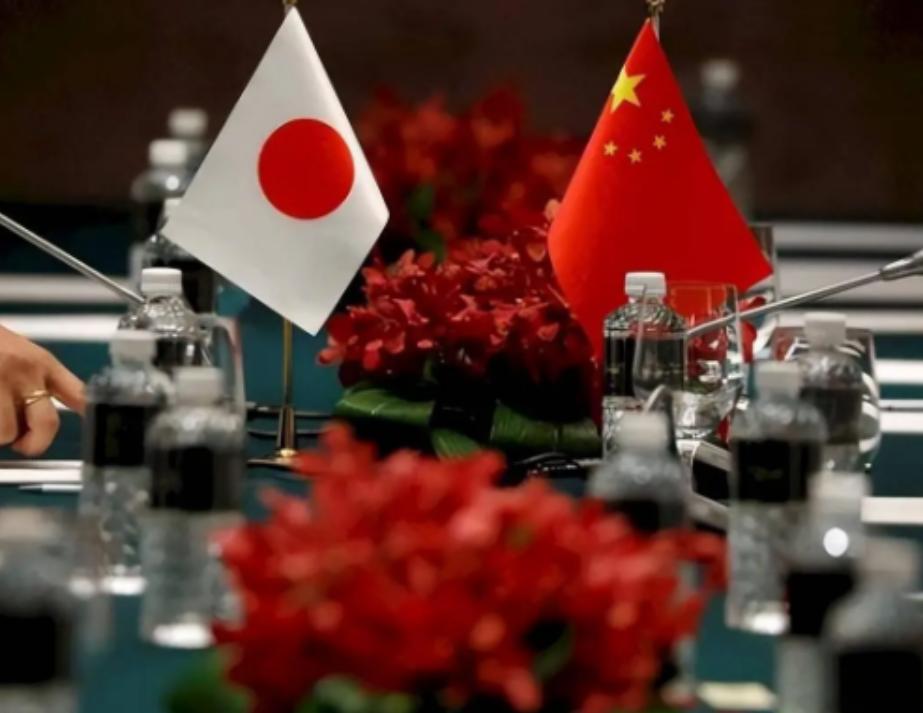 俄罗斯顶尖的国际问题专家看完日本连夜往九州运导弹的新闻，对着卫星通讯社的镜头沉默