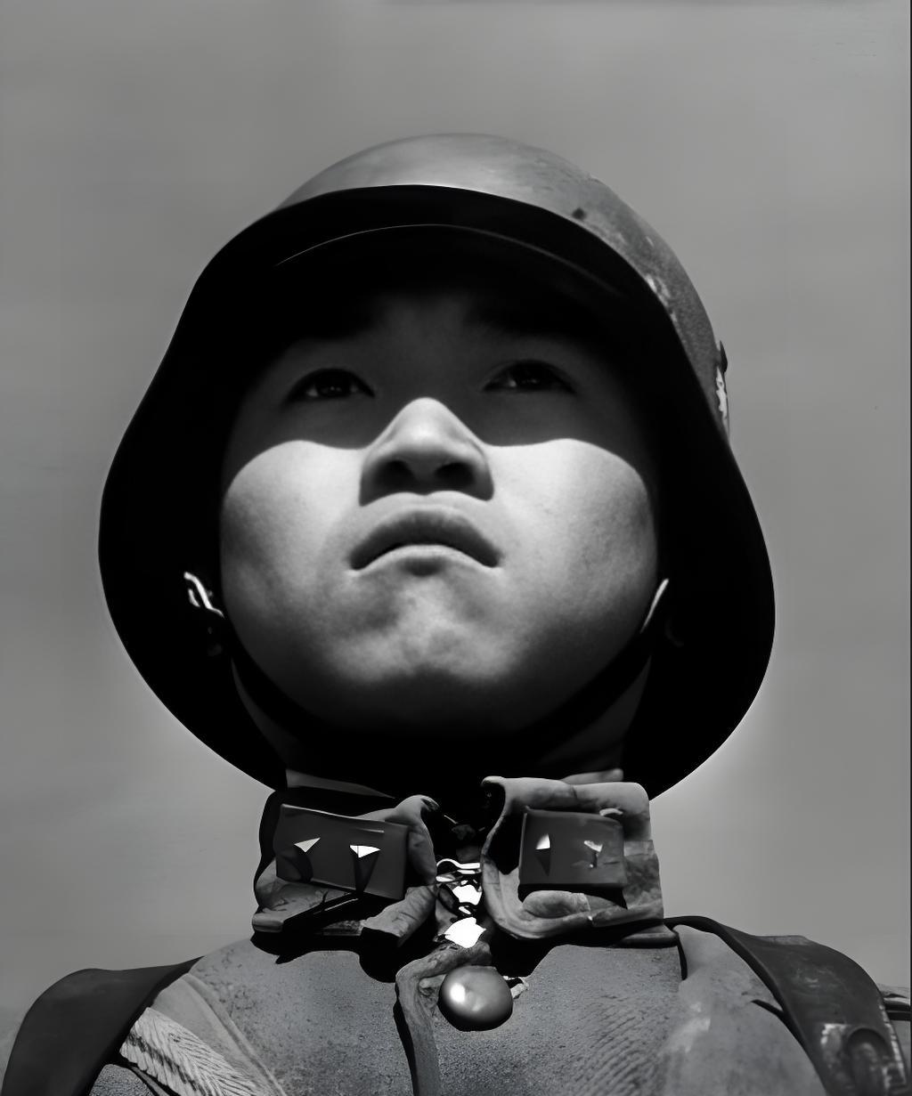 现在关于抗战的影视作品，只说前期的德械师，以及后期的美械军。对于抗战艰难时期的大