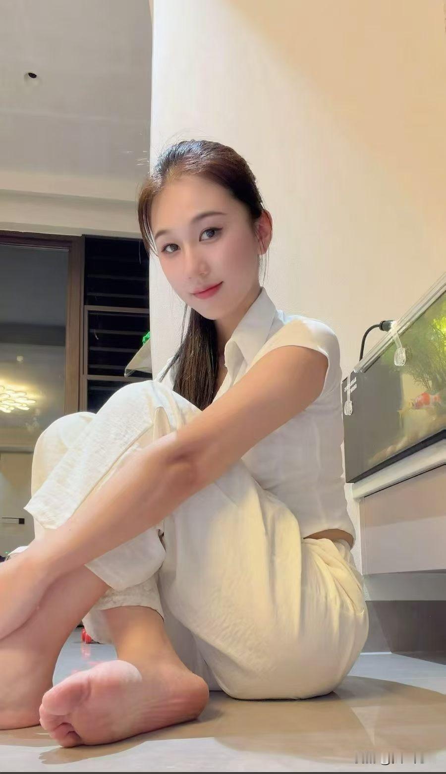 守好自己的节奏，安静且坚定地慢慢发光。放慢生活步伐 放慢节奏找感觉