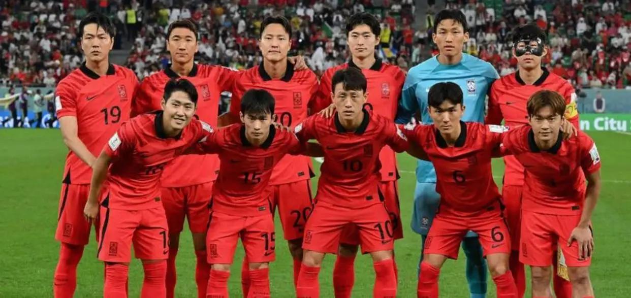 2026世界杯D组末轮落幕，澳大利亚0-0战平巴拉圭，土耳其3-2绝杀美国。
