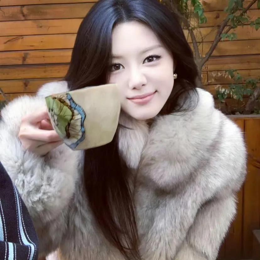 婚外情3年：她主动提分手，你就用“反断联”方法让她被动。
很简单，她提分手，你就