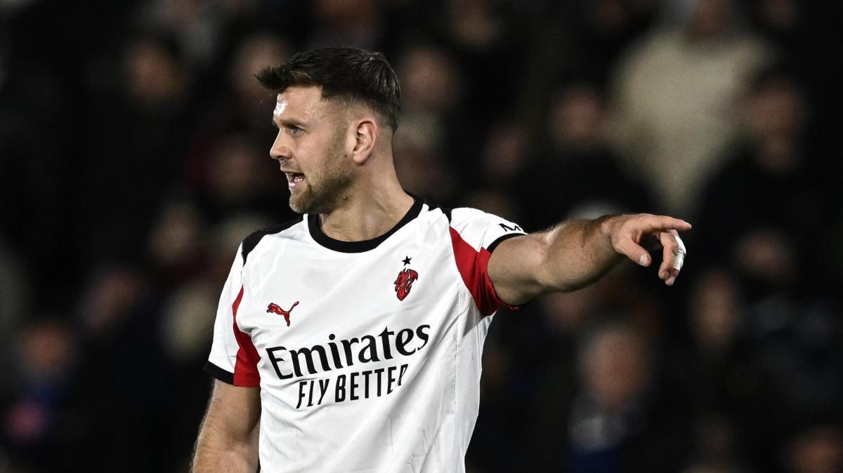 【调整】
在上一场对阵帕尔马的比赛中，阿莱格里在锋线排出了普利西奇与莱奥的组合，