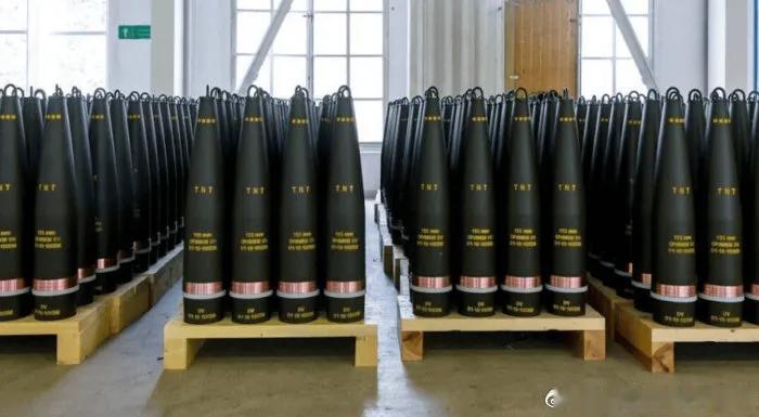 俄乌战场消息：
1 由捷克领头的“火炮弹药联盟”购买的炮弹在延误了时间后将在进入