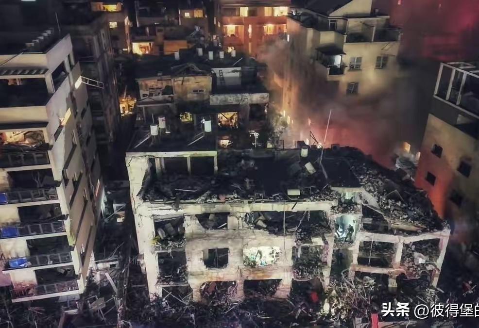 这是伊朗反击侵略者的成功：炸毁以色列国防部大楼。政治上成功了，硬气。军事上不足，