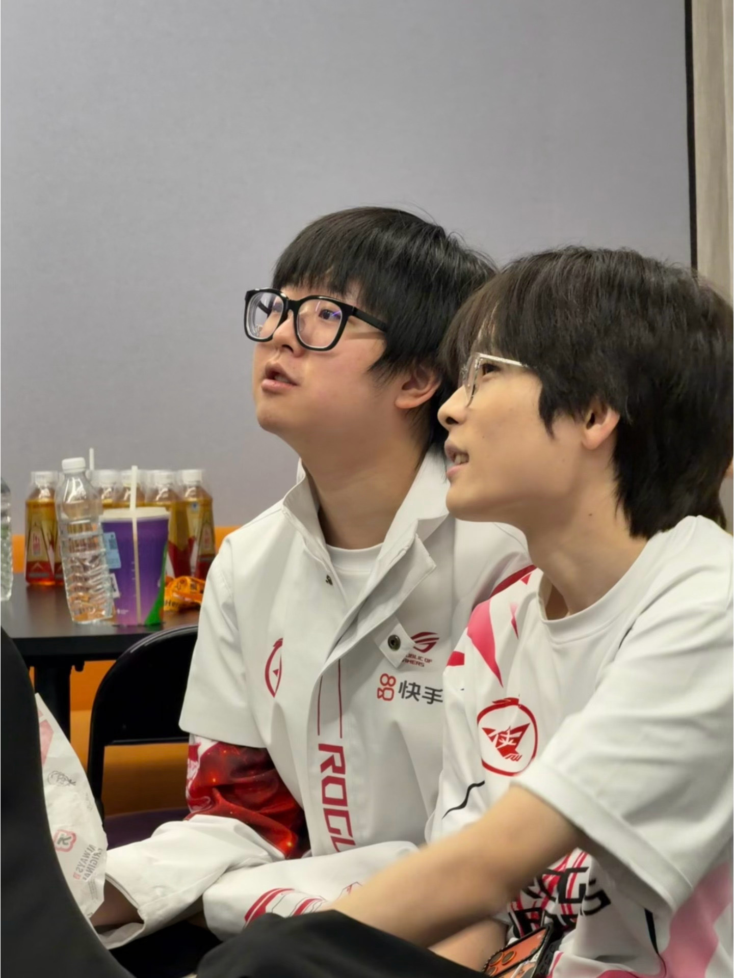 ：最圆润之人：最锋利之人 