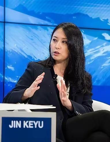 中国要迈向发达国家，必须向日本和韩国学习，先成为消费大国。
看起来是在谈经济，其