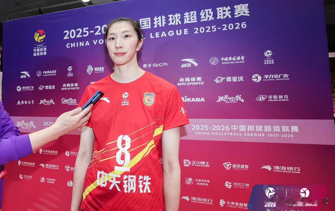 吴梦洁三局27分，29扣21中0失误0被拦、3拦3发，扣球成功率72%、扣球效率