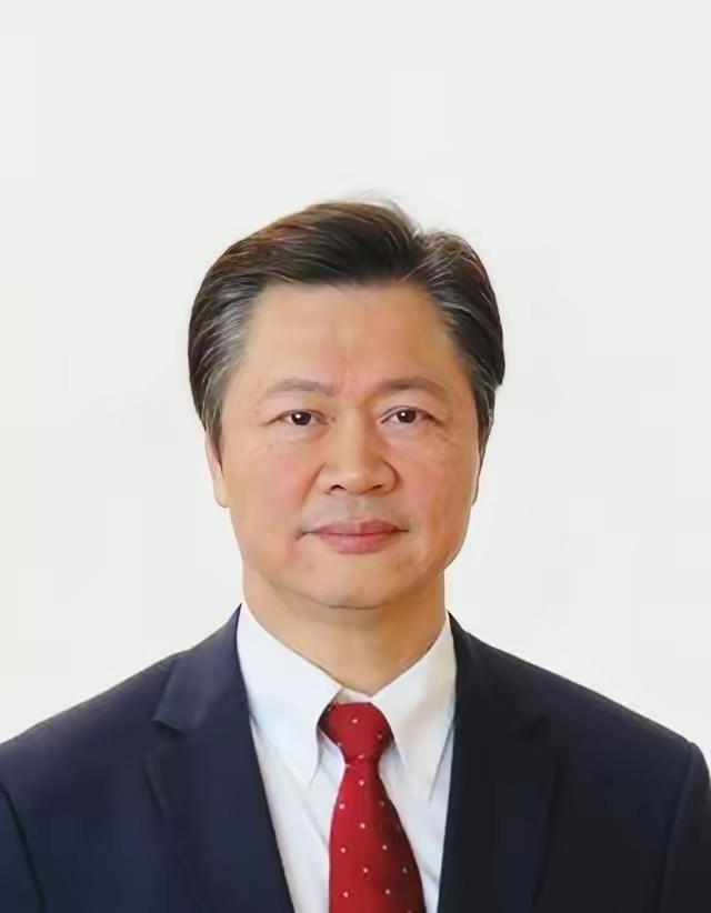 [微风]台湾名嘴赖岳谦说，十年前当大陆提出2025年规划时，欧美那些国家非常的紧