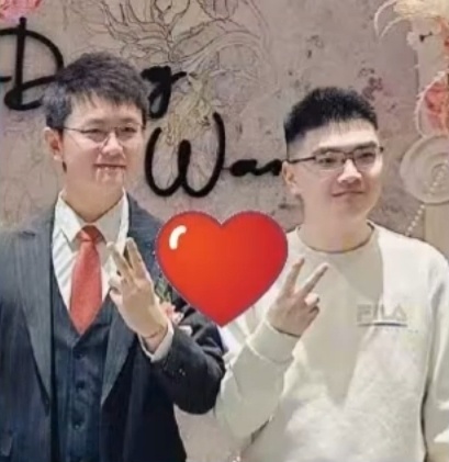 男神解说比赛澄清自己并没有复出的打算，希望观众多给西红柿一点成长的时间，真要换的