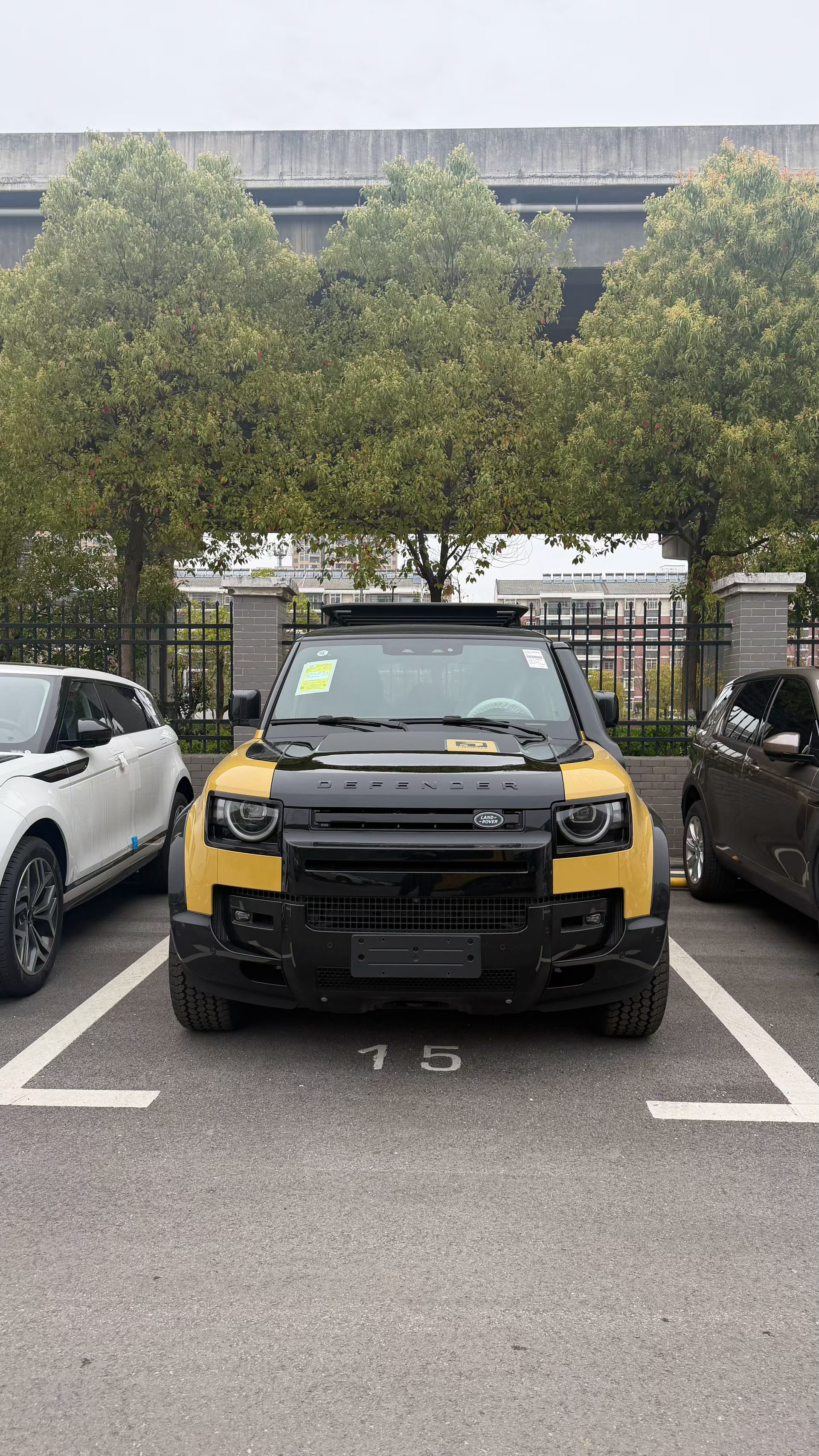 2026款110 3.0T p400 TR OPHY冠军版本 骆驼杯致敬指导价：