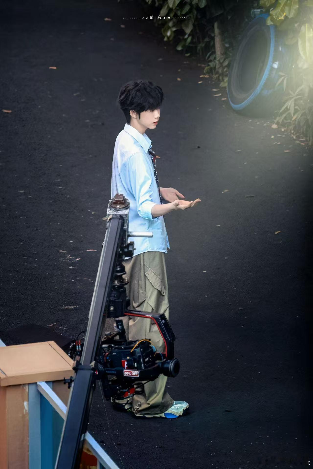 陈奕恒被导演夸了 谁懂啊，看到陈奕恒在片场被导演夸真的好开心，洒水救人的戏份演得