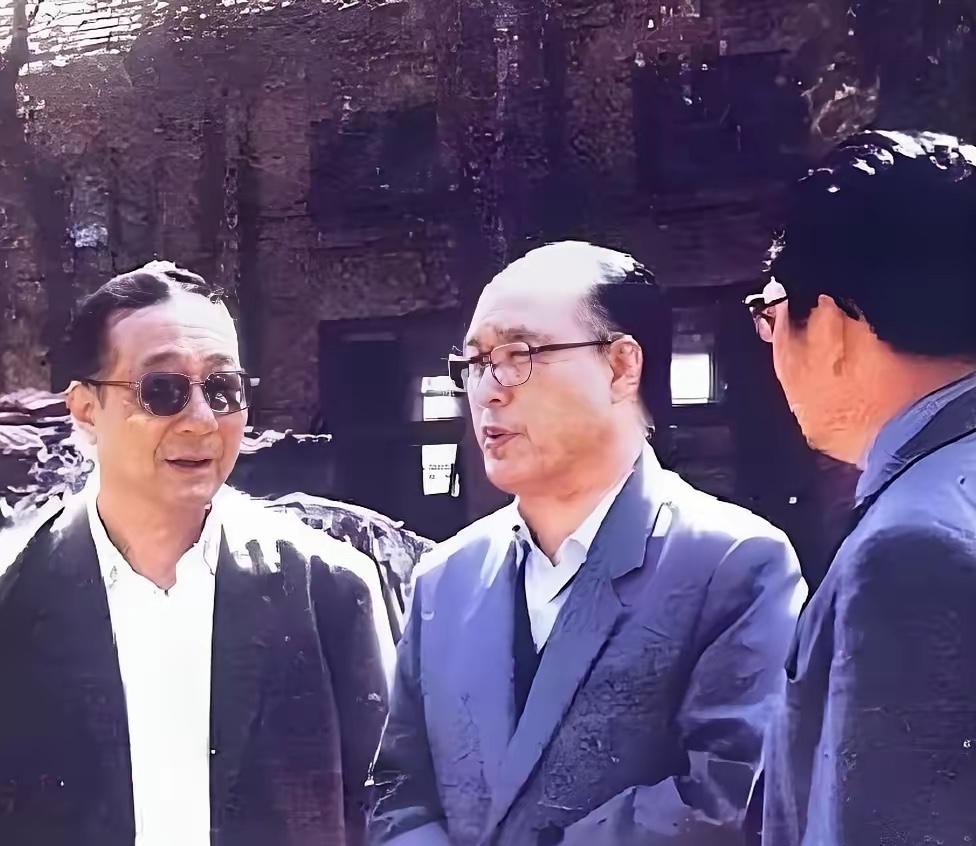 他建国后出任河南省委书记，大力坚持反腐败斗争，官至正部级，享年89岁。这个人是谁
