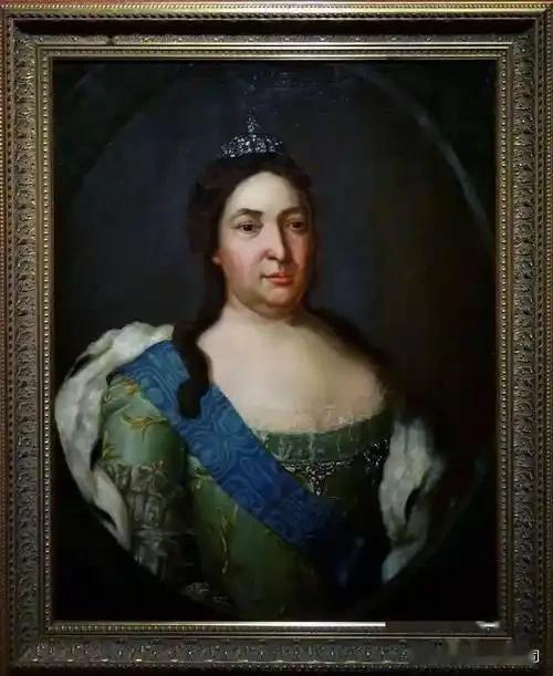 1675年3月，俄国沙皇派尼古拉使团来华。

使团代表觐见康熙皇帝时，清廷官员按