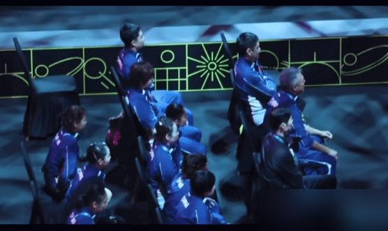 还在为孙颖莎队友的“冷脸”吵翻天？我告诉你，你连她的对手是谁都没看懂。
网友替