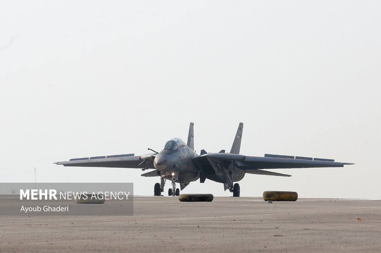 伊朗航展上的伊空军 F-14S，这机型在伊朗服役快50年了。 