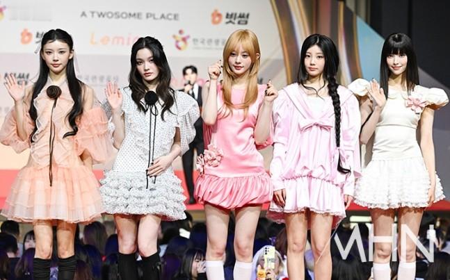 【mhnse】10日，据日本唱片协会透露，ILLIT日本首张单曲专《Toki Y