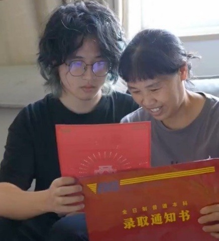 高考英语130多分是打游戏聊天练的不靠疯狂“”鸡娃”也能考出好成绩，这个例子真的