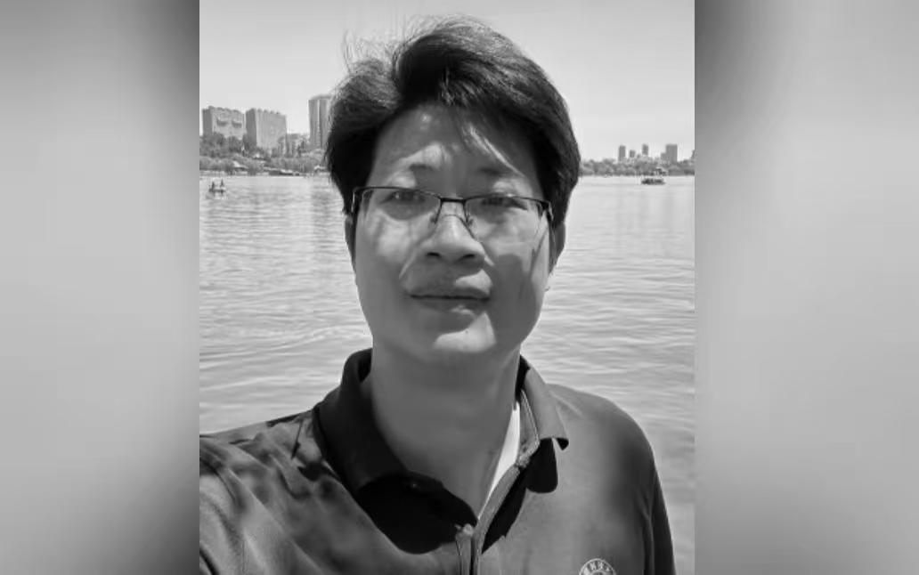 父爱比天大，比山高。
5月1日，上海科技大学青年才俊，山里穷孩子出身的王晨辉教授