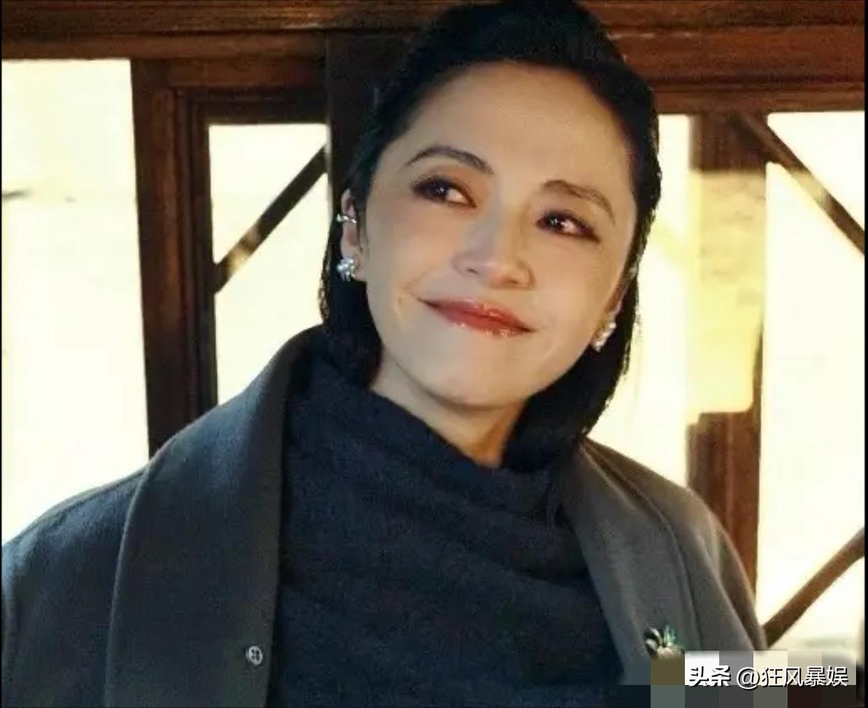 姚晨与前夫，冲上热搜！

3月27日，姚晨和前夫曹郁双双冲上热搜。距离两人官宣离