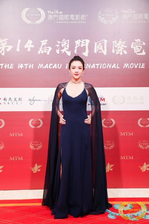 章子怡五封金莲花影后

2025 年澳门电影节爆冷又实至名归 —— 章子怡凭《酱