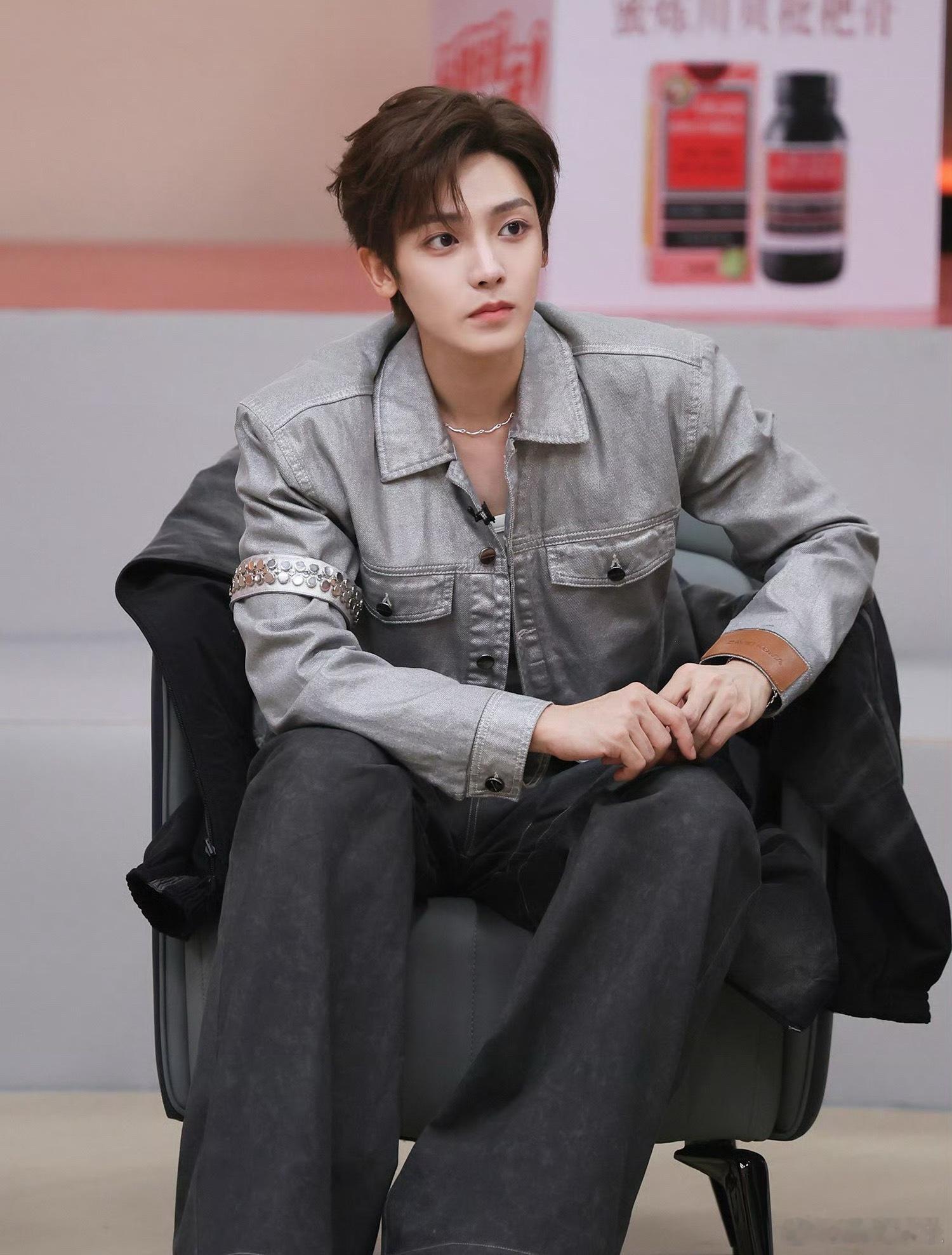 侯明昊音乐缘计划剧照音乐缘计划今晚歌单有年末那味了第二季EP10剧照送达！将对舞