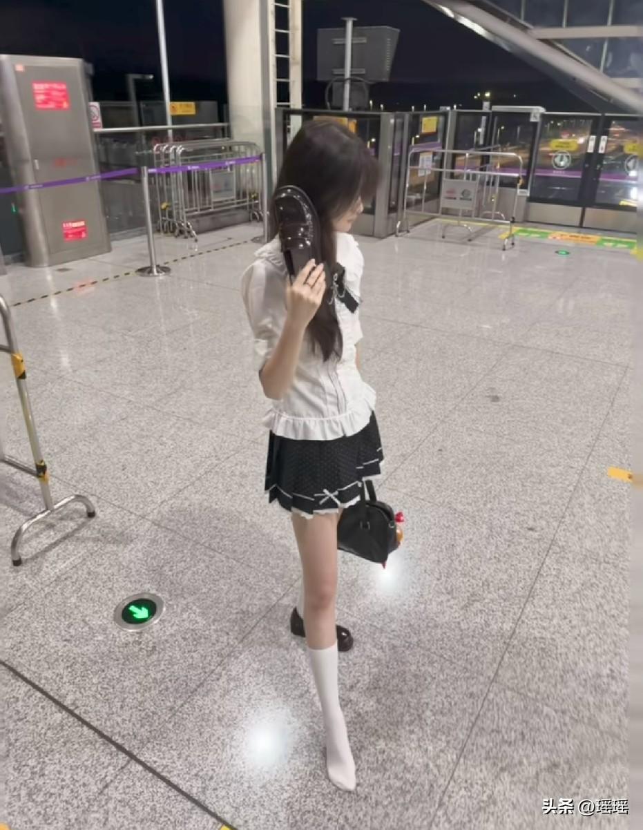 其实她什么都懂