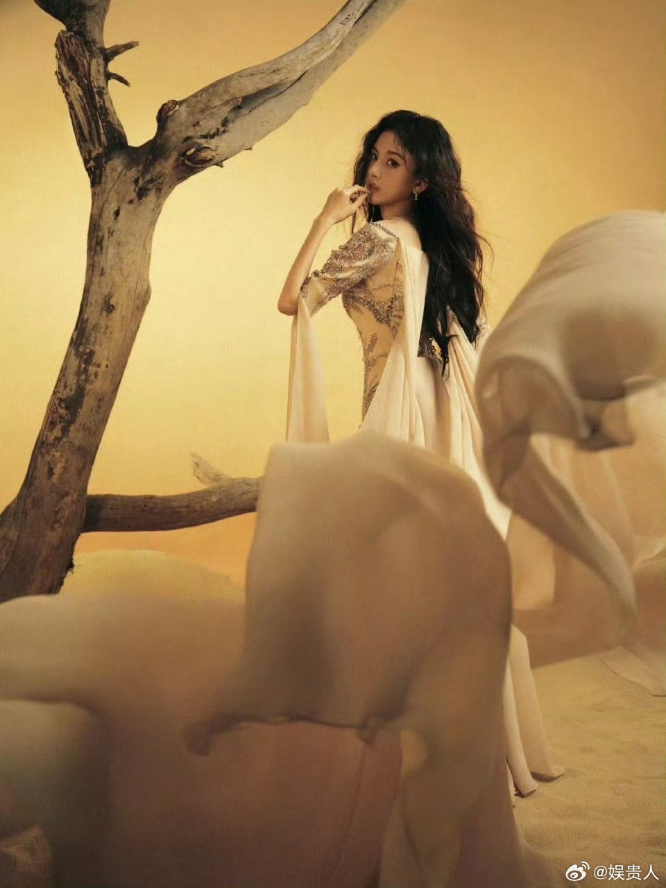 宋祖儿一套比一套惊艳 宋祖儿的脸蛋太精致了 