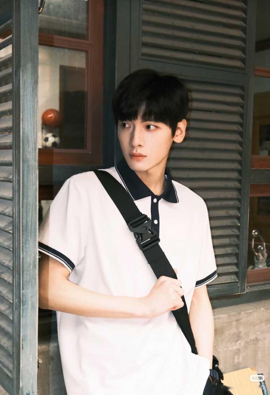 翟/潇/闻×陈/浚/铭走廊深处矜贵安静的学院学长 