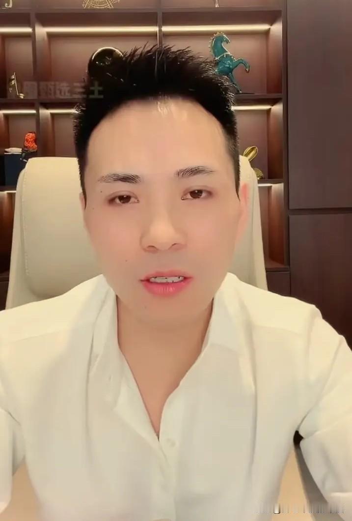 终于理解索图为什么把婚姻弄丢了，而且又不肯主动向小眼妹低头。

索图大舞台周年庆
