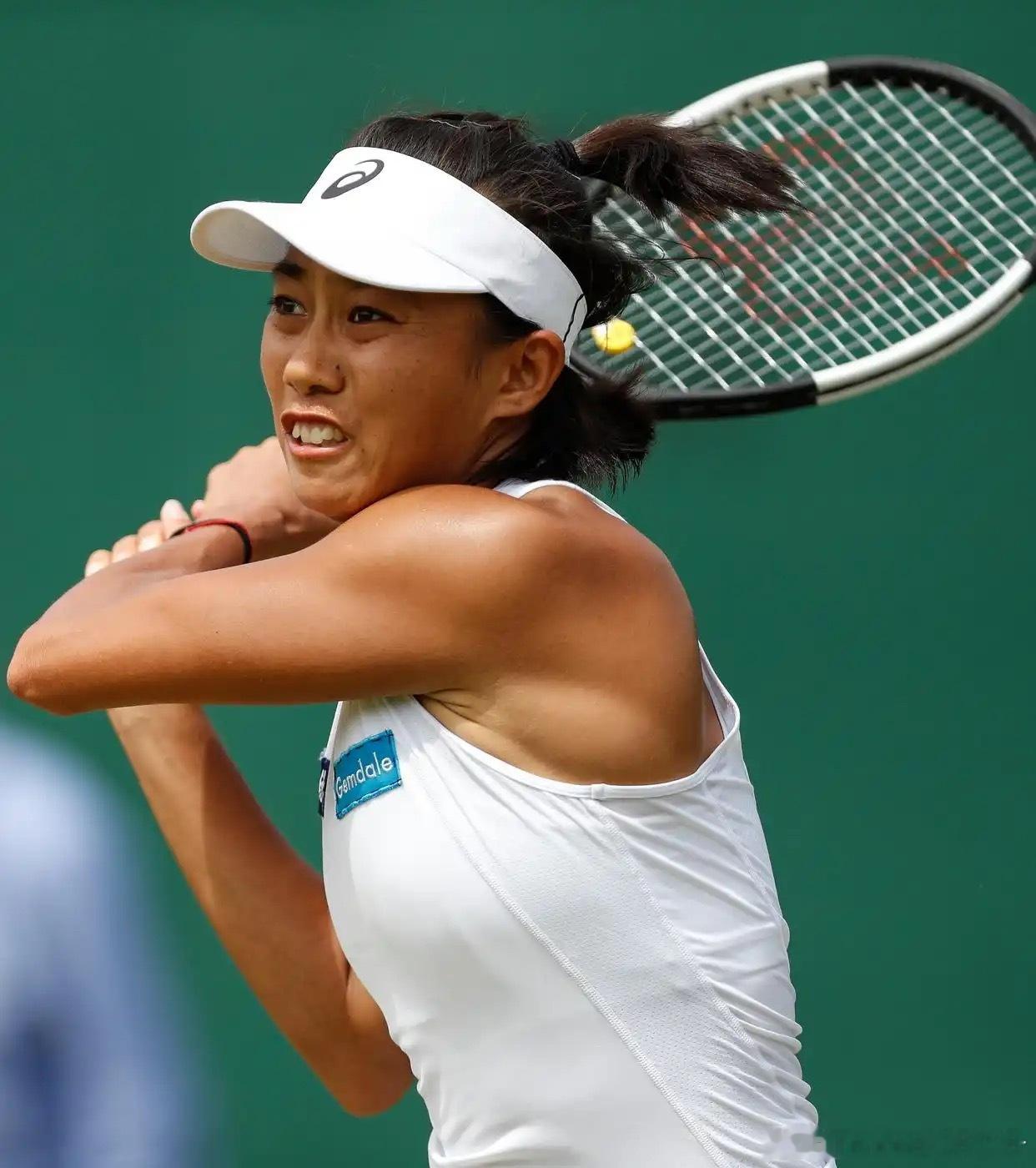 🟢WTA500柏林女单正赛首轮❌Q🇨🇳张帅1-6/3-6不敌🇨🇿穆霍娃
