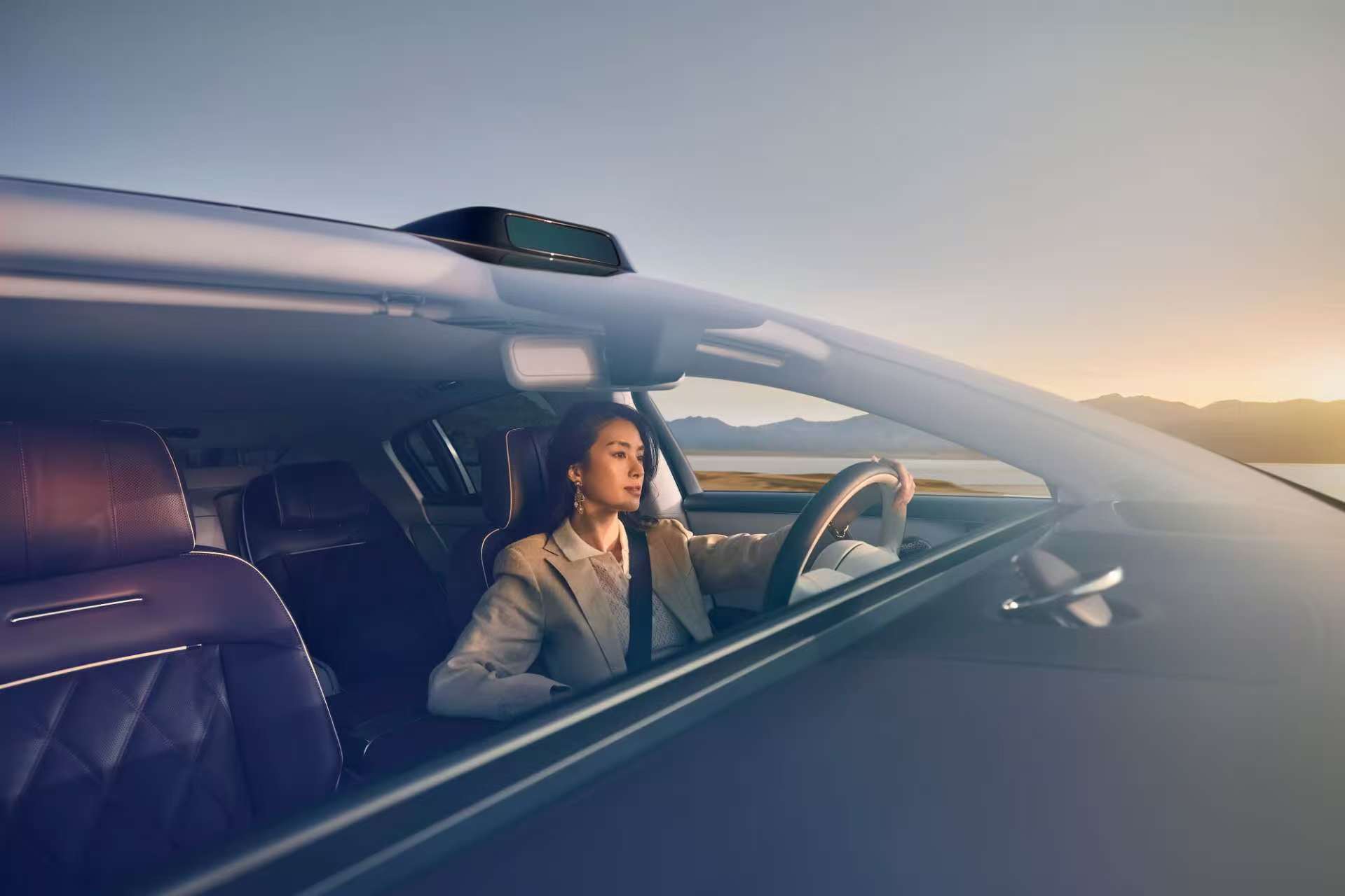 #尊界上市9个月交付超15000台##尊界连续5月稳居百万豪车销量冠军#超越百万