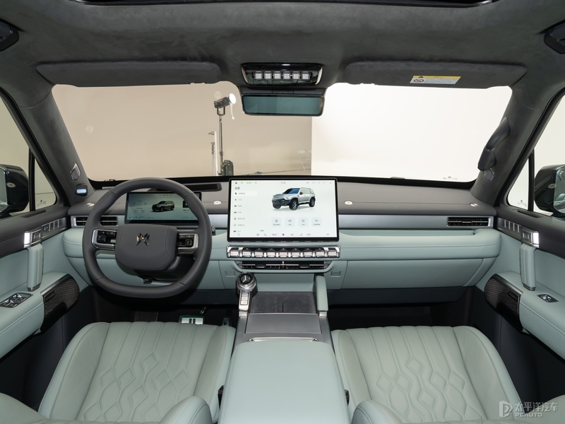 售30.19万起 东风猛士M817第10000台整车下线 大型硬派插混SUV