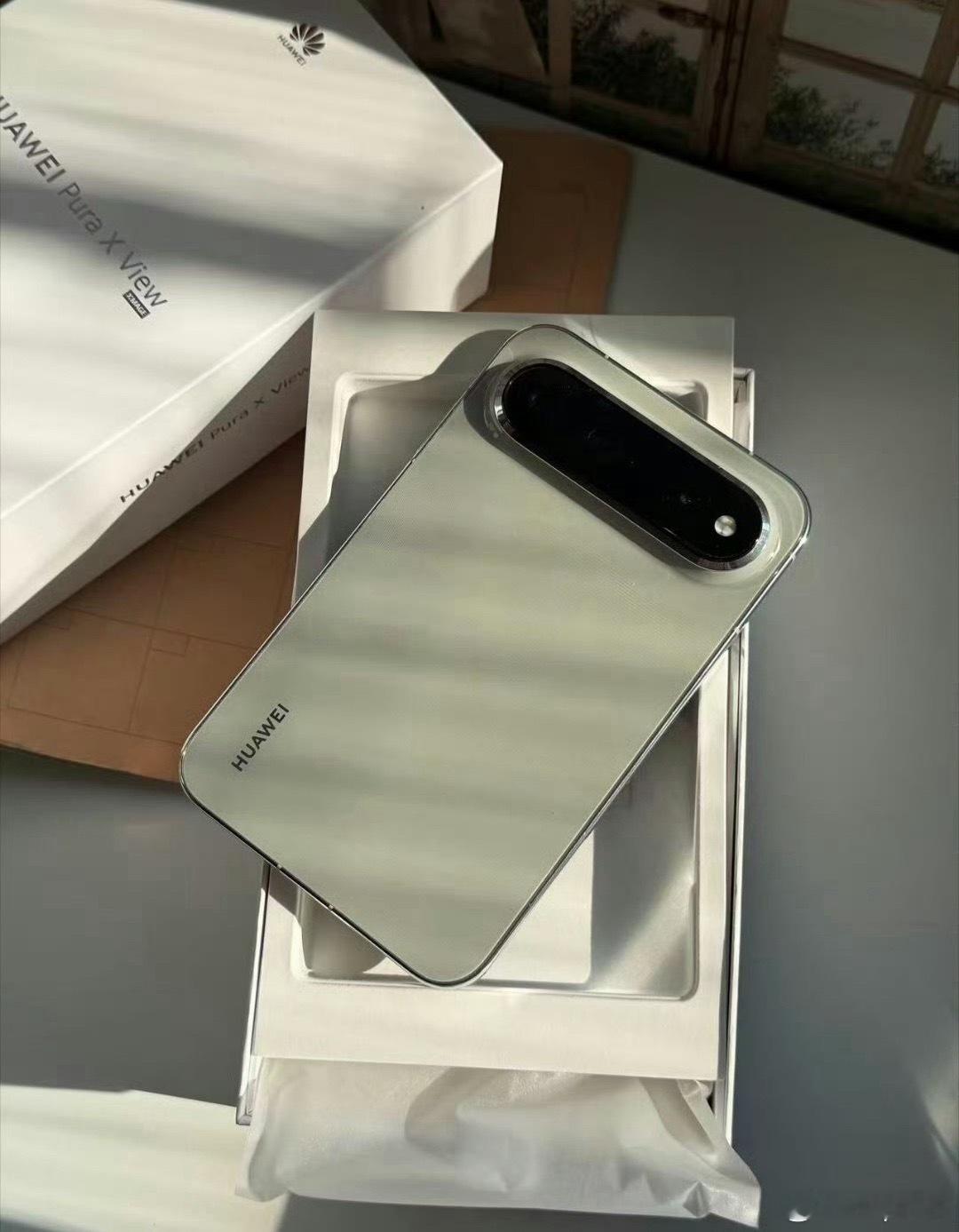 华为阔直板首日销量破18万订了一台还没到，给老妈换的手机这个比例用起来确实比较适