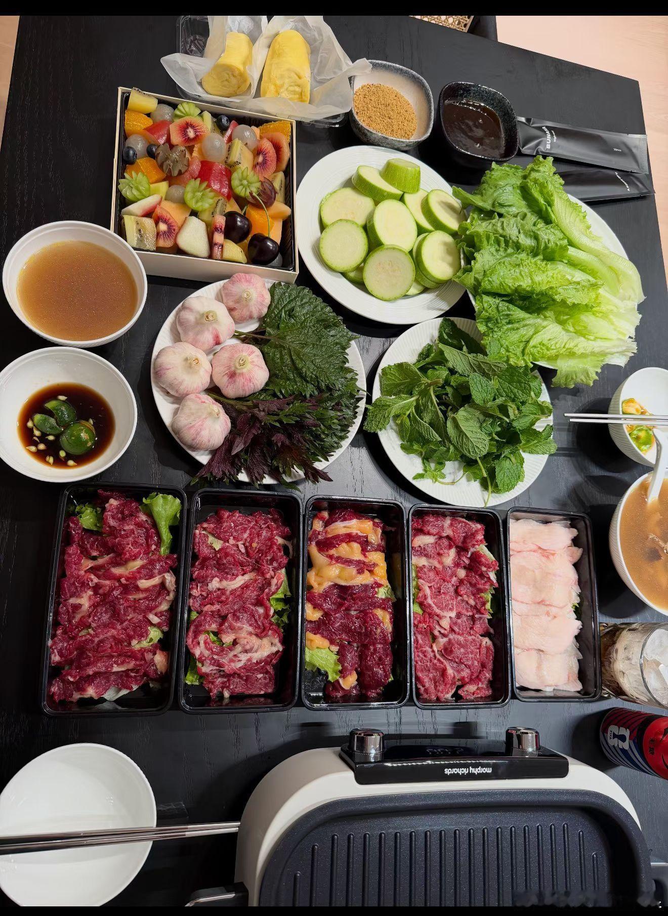 晚上吃肉。明天好兆头。 