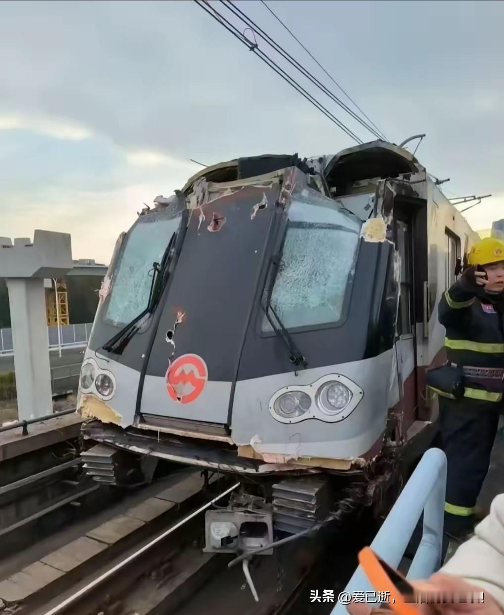 11月27日凌晨昆明洛羊发生意外事故致11死2伤
     11月27日凌晨昆明