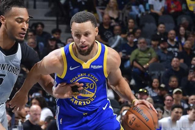 库里罚球准绝杀，库里49分碾压文班亚马射穿马刺！30岁的库里，背靠背40分以上，