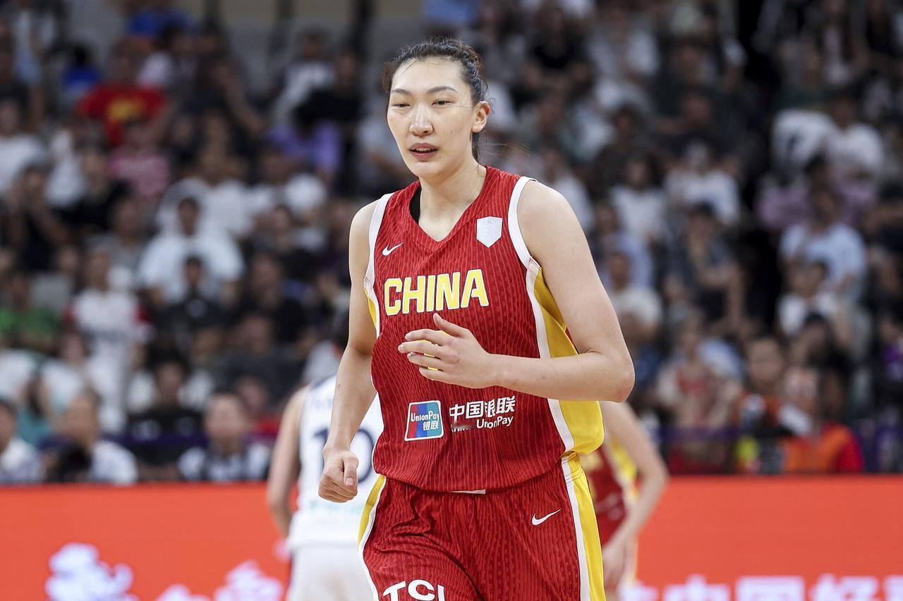 不吹不黑，今日韩旭和张子宇的表现数据对比！！
 
韩旭：首发中锋，出战23分钟，
