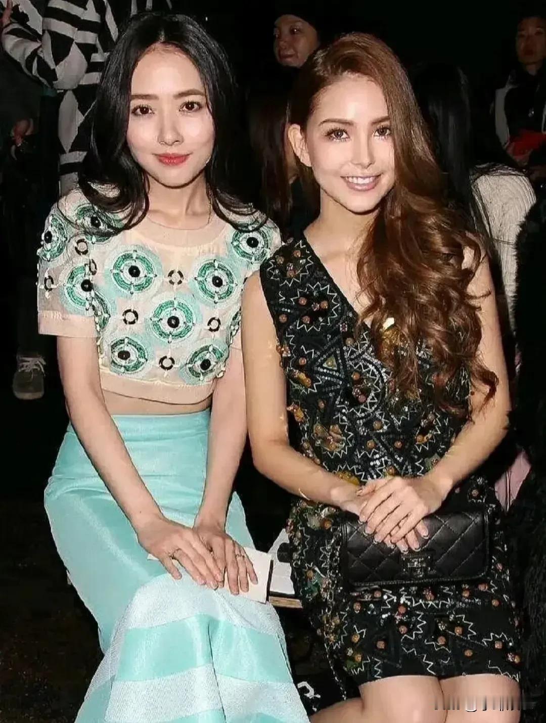 两位混血儿美女，哪位更漂亮，白皮肤大眼睛高鼻子，感觉不分伯仲，各有千秋，都美的不