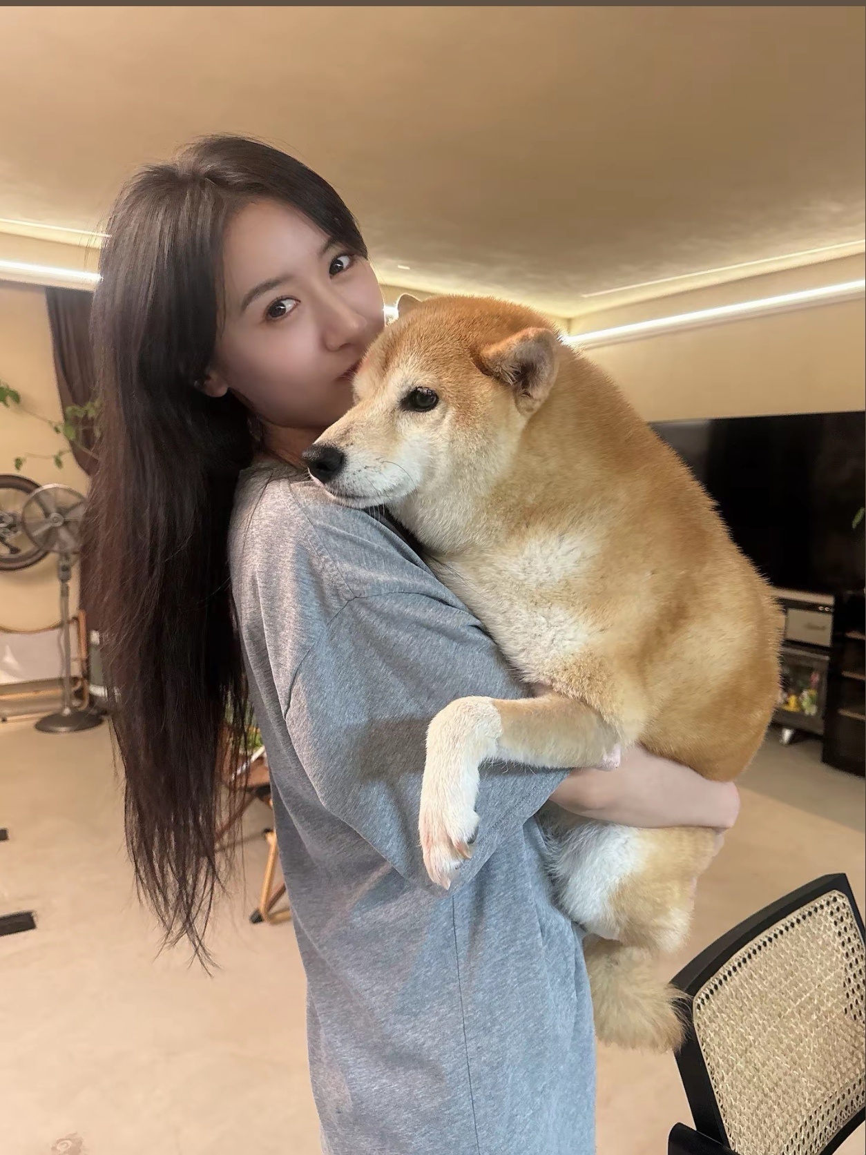 袁冰妍 谢谢你大晚上给的[干饭人]，晚安好梦！​​​
