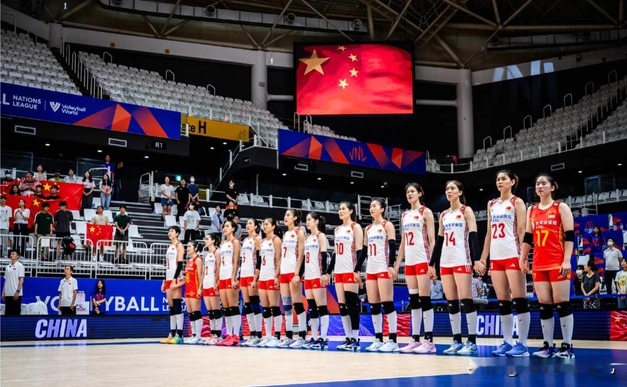 2024年国家排球联赛（VNL）的每支参赛队伍最多可以有30位球员。女排名单最迟