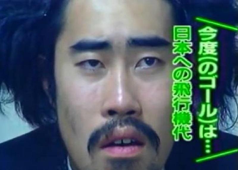 24年前，日本策划了一场变态的真人秀。一男子赤身裸体在镜头前直播了15个月，引发