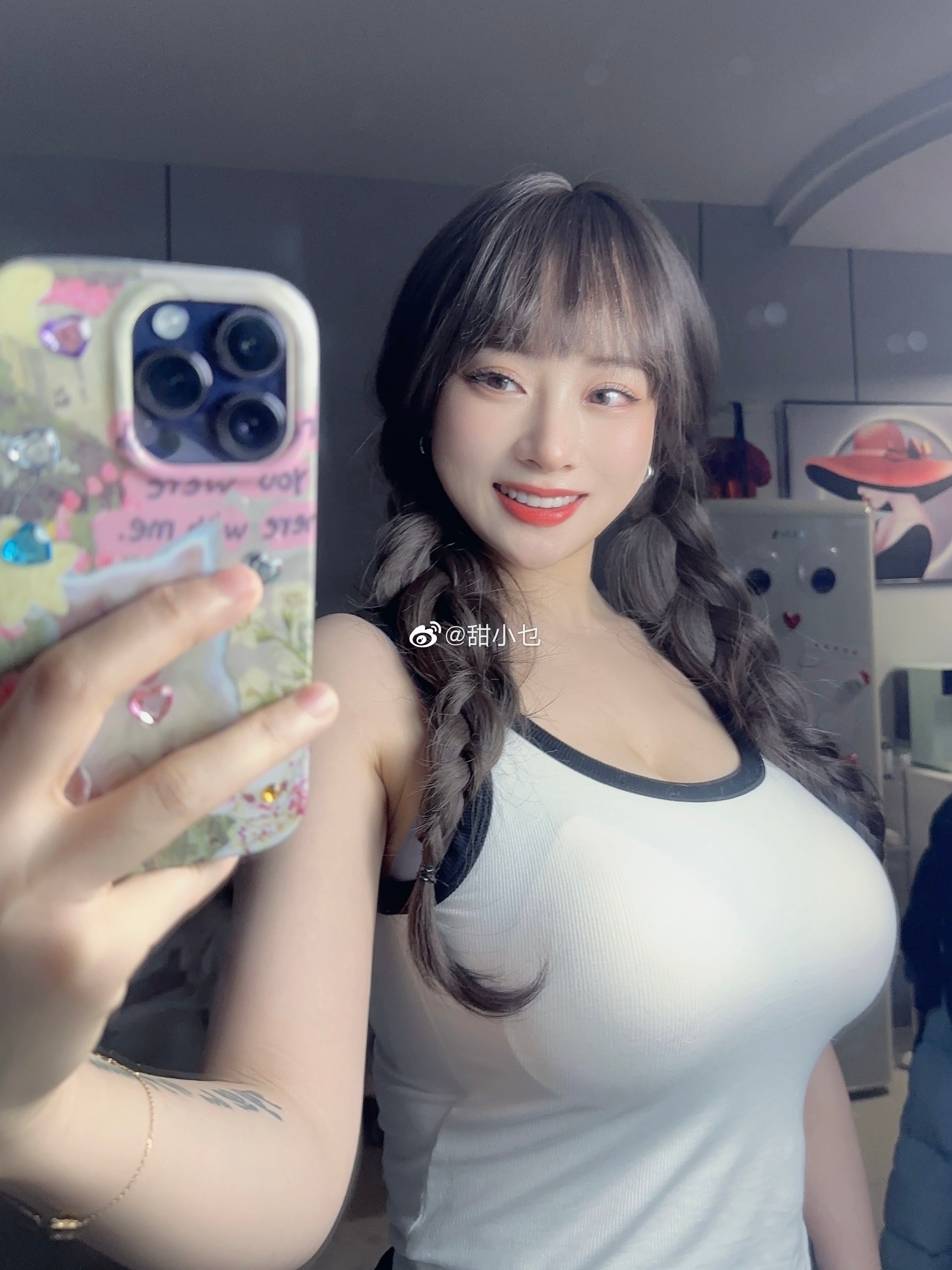 这镜子怎么越擦越脏啊[允悲] ​​​