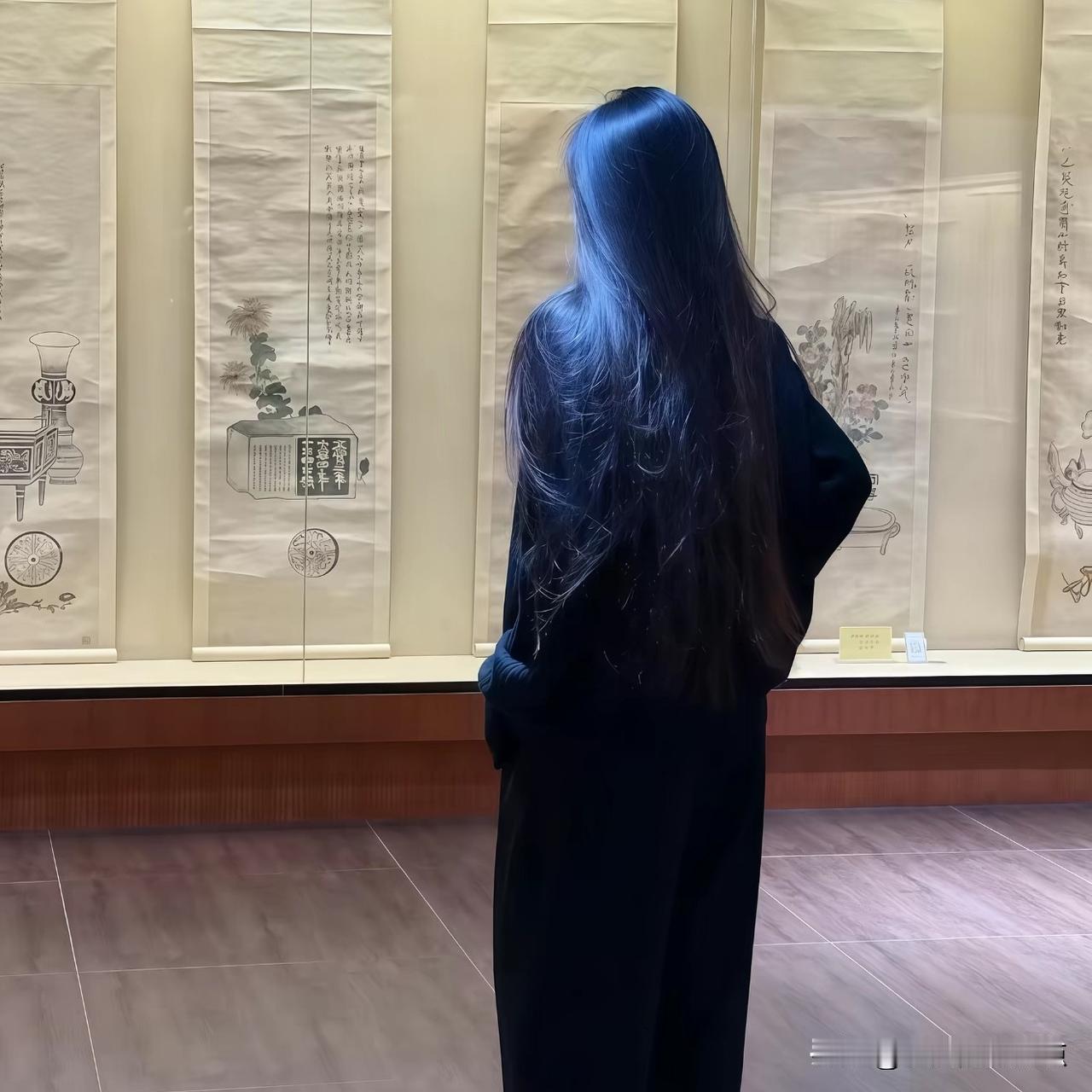 婚姻里一旦有了背叛

你就别再纠结，他爱不爱你了

他爱也好，不爱也罢，这根刺你