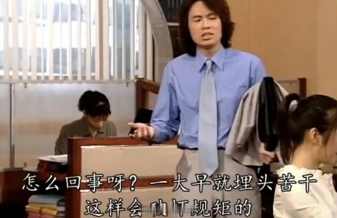 现在录妆教 一大早也是开始工作了哈 