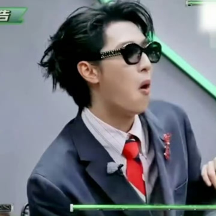 黄子弘凡说看到严浩翔舞台以为总决赛了🎤黄子弘凡直观感慨舞台规格，谢帝布瑞吉接连
